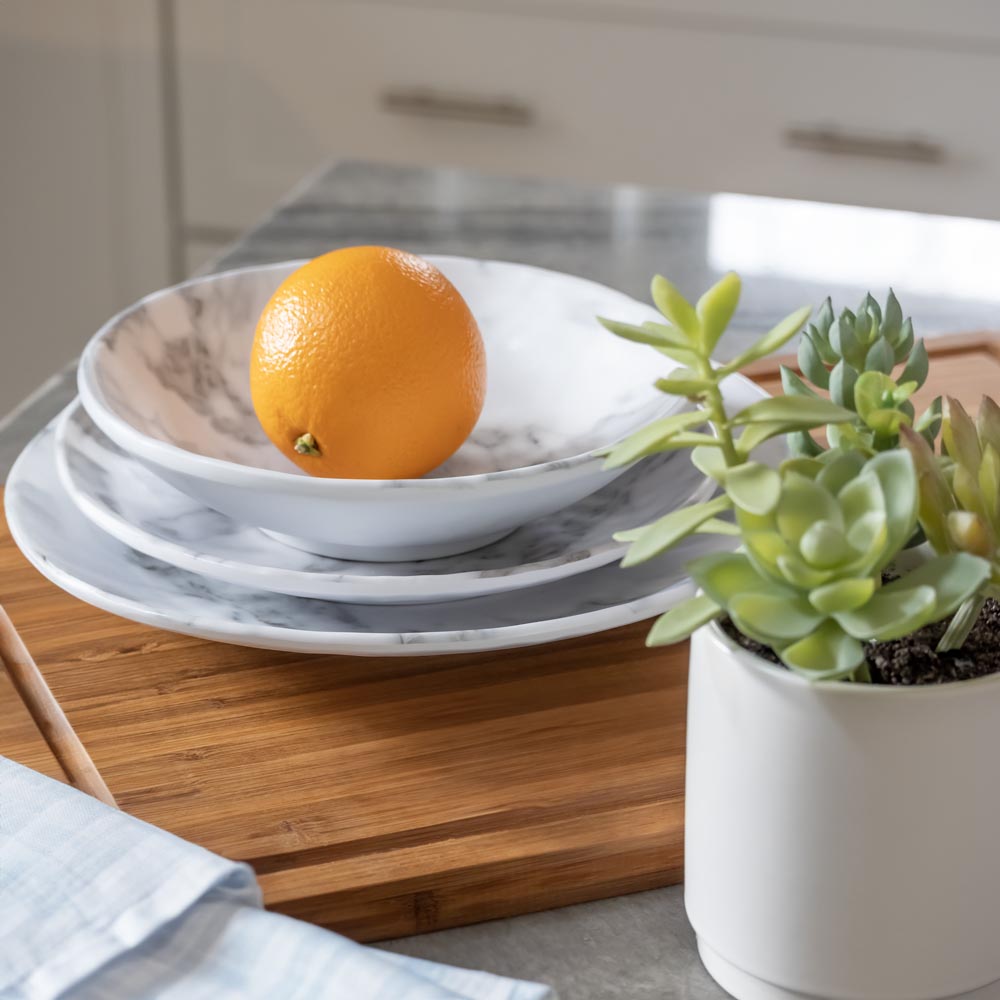Merritt Designs White Marble 11 inch Round Melamine Dinner Plate wonderful Italian marble styling