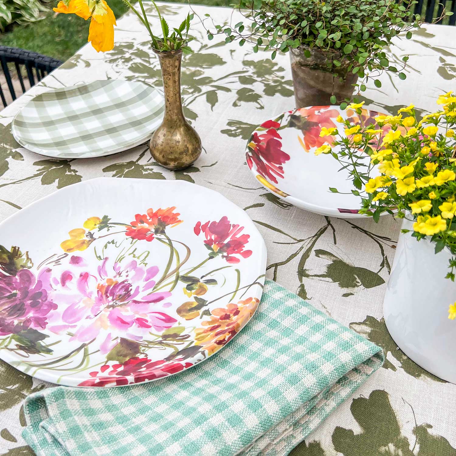 White, 10.75 inch melamine plate, Garden Brights Collection by Kelly Ventura with floral table setting